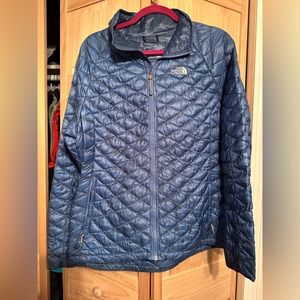 The North Face Women’s Thermoball light puffy jacket Sz XL